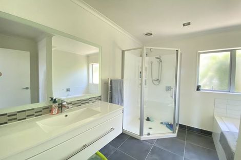 Photo of property in 3a Tudor Place, Mairangi Bay, Auckland, 0630