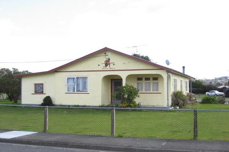 Photo of property in 11 Shanly Street, Waipawa, 4210