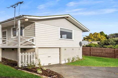 Photo of property in 37 Moire Road, Massey, Auckland, 0614