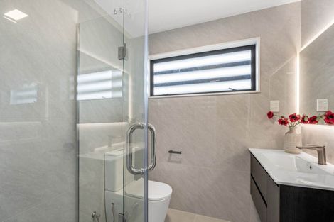 Photo of property in 2/24 Great South Road, Manurewa, Auckland, 2102