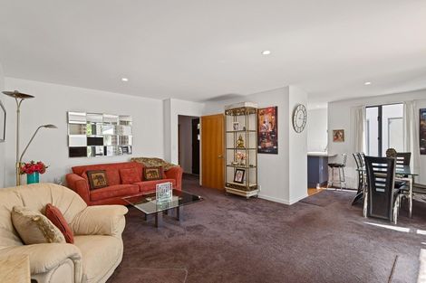 Photo of property in 1 Oakford Close, Riccarton, Christchurch, 8011