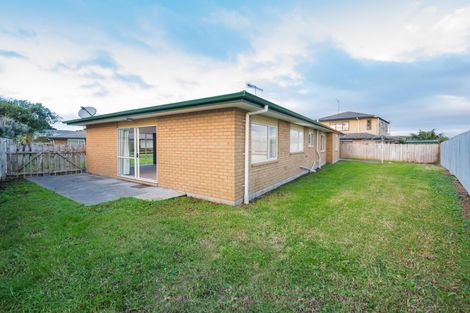 Photo of property in 15 Hocken Place, Mangere Bridge, Auckland, 2022