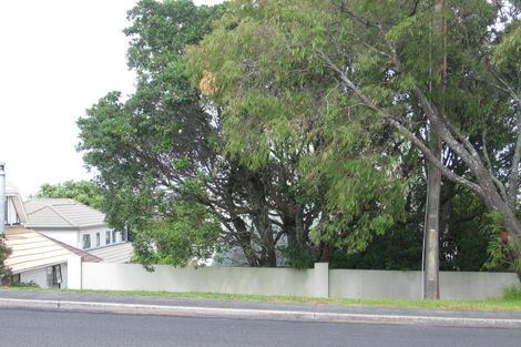 Photo of property in 2/228 East Coast Road, Forrest Hill, Auckland, 0620