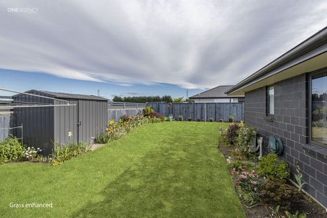 Photo of property in 43 Westpark Boulevard, Rangiora, 7400