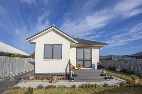 Photo of property in 9 Lowburn Avenue, Waipu, 0510