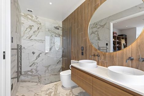 Photo of property in 17 Strowan Road, Strowan, Christchurch, 8052