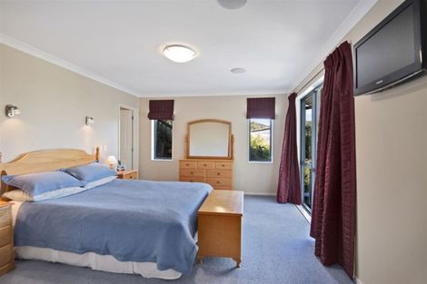 Photo of property in 8 Morgans Valley, Heathcote Valley, Christchurch, 8022