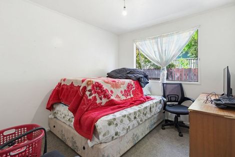 Photo of property in 9 Panzic Place, Glen Eden, Auckland, 0602
