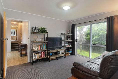 Photo of property in 25 Crispe Road, Clarks Beach, 2122