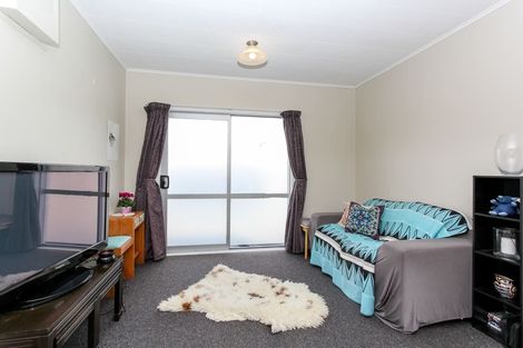 Photo of property in 2/14 Huatoki Street, Vogeltown, New Plymouth, 4310