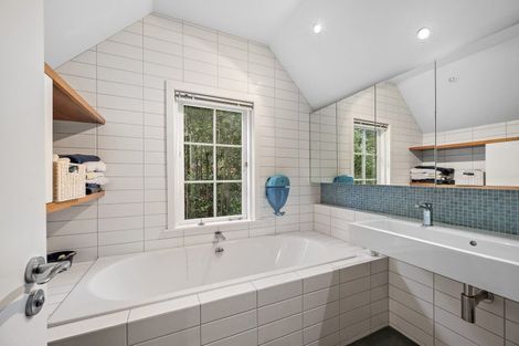 Photo of property in 14 Homewood Avenue, Karori, Wellington, 6012