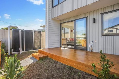 Photo of property in 2/10 Alan Avenue, Henderson, Auckland, 0610