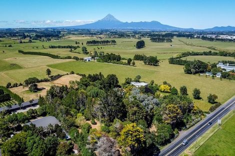 Photo of property in 1252 Devon Road, Sentry Hill, New Plymouth, 4373