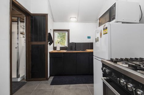 Photo of property in 71 Railway Road, Dalefield, Carterton, 5791