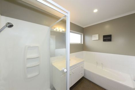 Photo of property in 11 Chateau Drive, Burnside, Christchurch, 8053