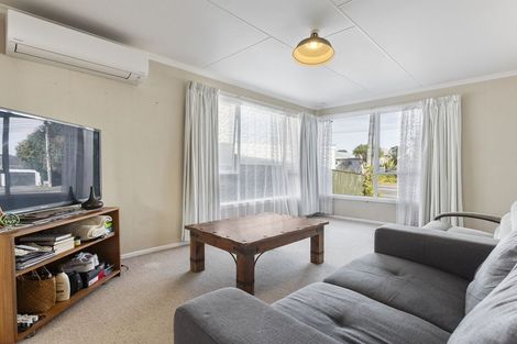 Photo of property in 6 Omata Road, Westown, New Plymouth, 4310