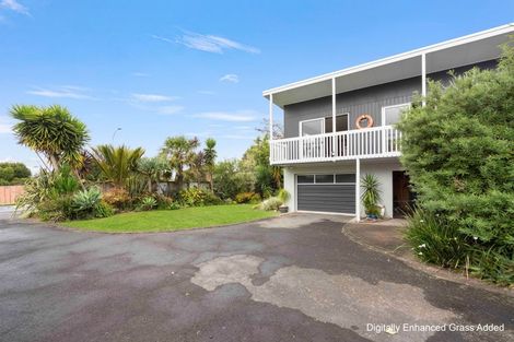 Photo of property in 118 Sandspit Road, Waiuku, 2123