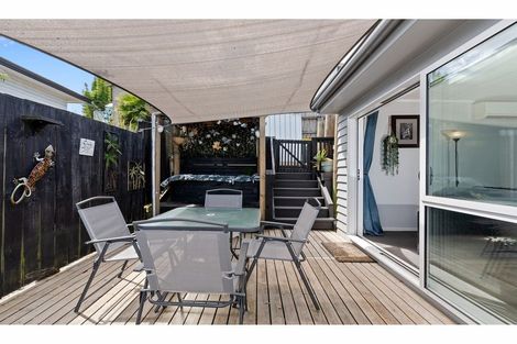 Photo of property in 2/272 Glamorgan Drive, Northcross, Auckland, 0630