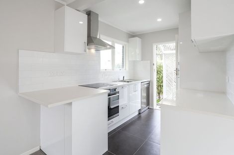 Photo of property in 2/7 Ashcroft Avenue, Mangere Bridge, Auckland, 2022