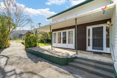 Photo of property in 224 Eastern Hutt Road, Stokes Valley, Lower Hutt, 5019