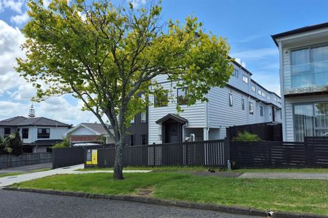Photo of property in 2/7 Woolfield Road, Papatoetoe, Auckland, 2025
