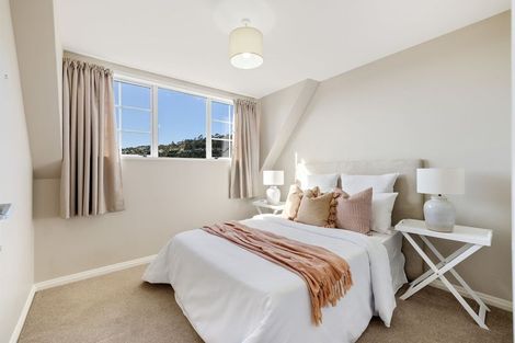 Photo of property in 70 Landsdowne Terrace, Cashmere, Christchurch, 8022