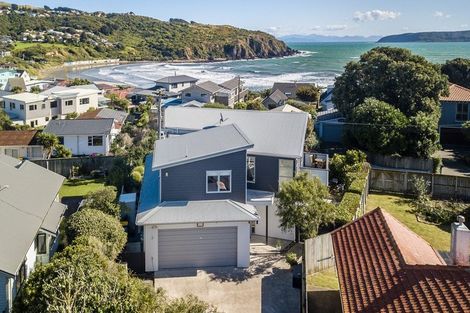 Photo of property in 22a Main Road, Titahi Bay, Porirua, 5022