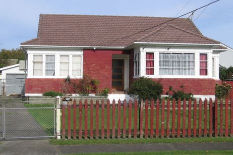 Photo of property in 2 Hooper Grove, Taita, Lower Hutt, 5011