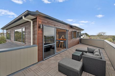 Photo of property in 1 Armagh Road, Blockhouse Bay, Auckland, 0600