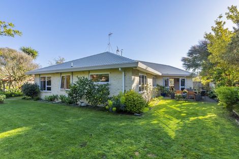 Photo of property in 14 Compass Court, Paraparaumu, 5032
