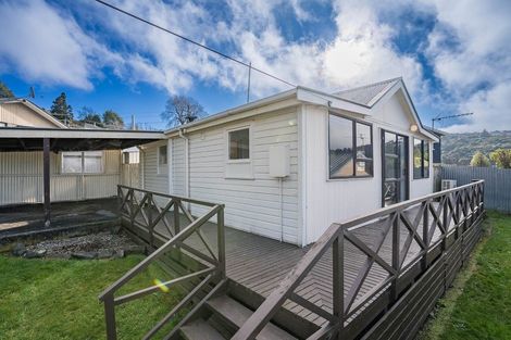 Photo of property in 134 Brockville Road, Brockville, Dunedin, 9011