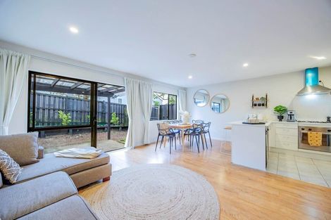 Photo of property in Casa Bella, 9/427 Albany Highway, Albany, Auckland, 0632