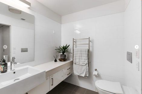 Photo of property in Vivaldi Apartments, 7/48 Marine Parade, Mount Maunganui, 3116