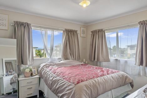 Photo of property in 15 Sari Place, Massey, Auckland, 0614