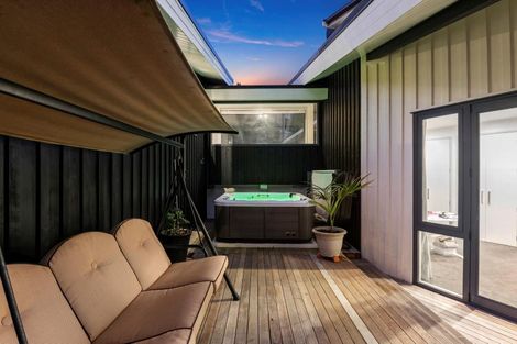 Photo of property in 70b Grand Vue Road, Kawaha Point, Rotorua, 3010