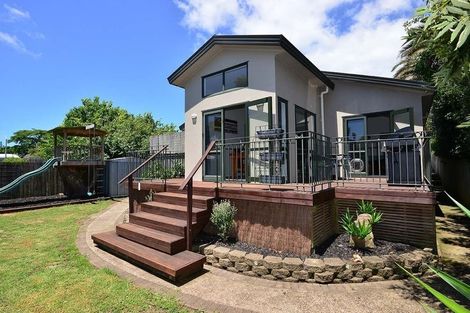 Photo of property in 15 Sundown Avenue, Manly, Whangaparaoa, 0930