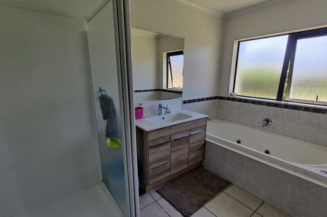 Photo of property in 1 Gortin Close, East Tamaki, Auckland, 2013