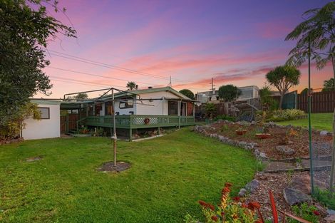 Photo of property in 18 Carter Drive, Pomare, Rotorua, 3015