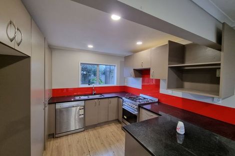 Photo of property in 19 Barrys Road, Glendene, Auckland, 0602