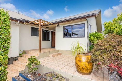 Photo of property in 24 Highgrove Drive, Grandview Heights, Hamilton, 3200