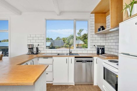 Photo of property in 82 Milton Terrace, Picton, 7220