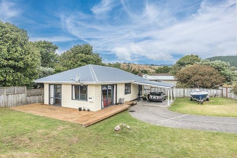 Photo of property in 142 Arawhata Road, Paraparaumu, 5032