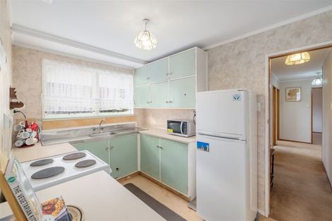 Photo of property in 12 Denniston Crescent, Redwood, Christchurch, 8051