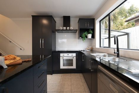 Photo of property in 9 Travis View Drive, Fairview Heights, Auckland, 0632