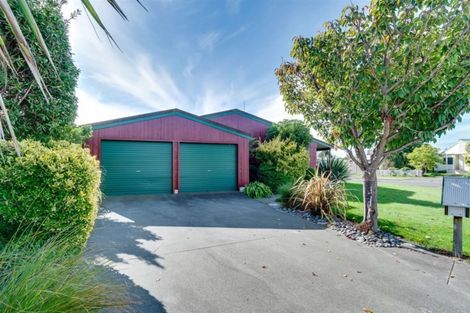 Photo of property in 2 Lannie Place, Greenmeadows, Napier, 4112