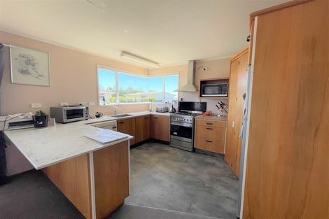 Photo of property in 19 Timaru Road, Waimate, 7924