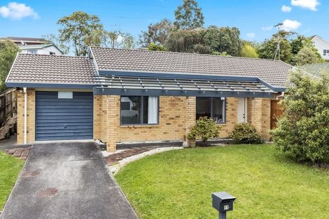 Photo of property in 11 Lanier Place, Glendene, Auckland, 0602