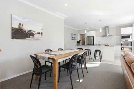 Photo of property in 6 Cassinia Close, Papamoa Beach, Papamoa, 3118