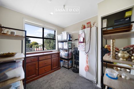 Photo of property in 29 Blake Road, Mangere East, Auckland, 2024