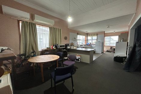 Photo of property in 8 Pirie Street, Palmerston North, 4410